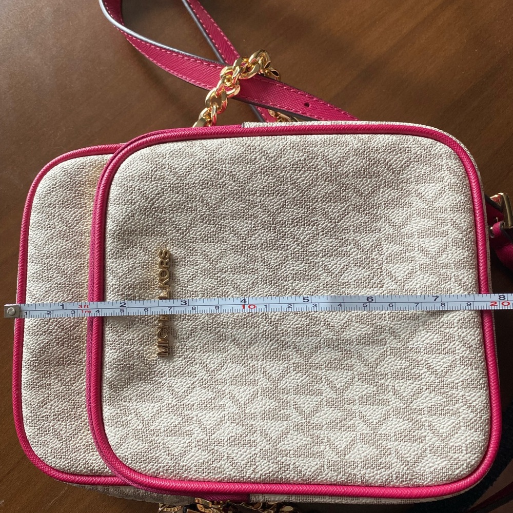 Michael Kors Cream & Pink Logo Crossbody Bag – Jet Set Small Camera Style - Picture 8 of 9
